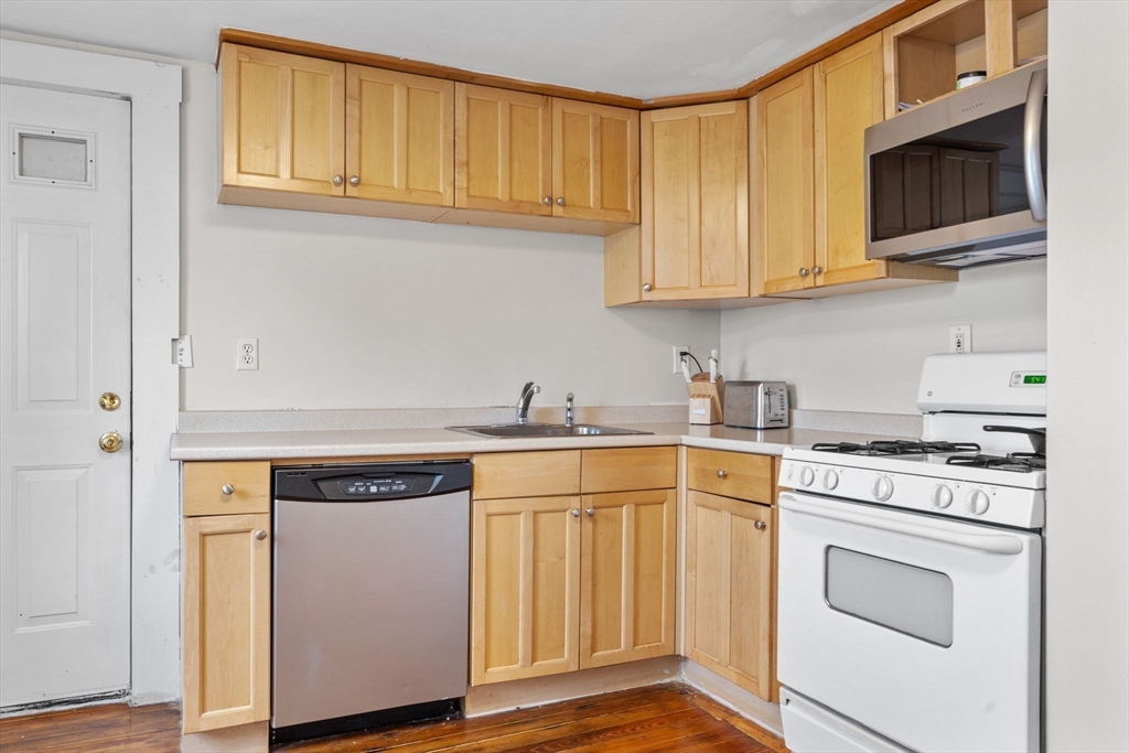 528 Medford, Charlestown