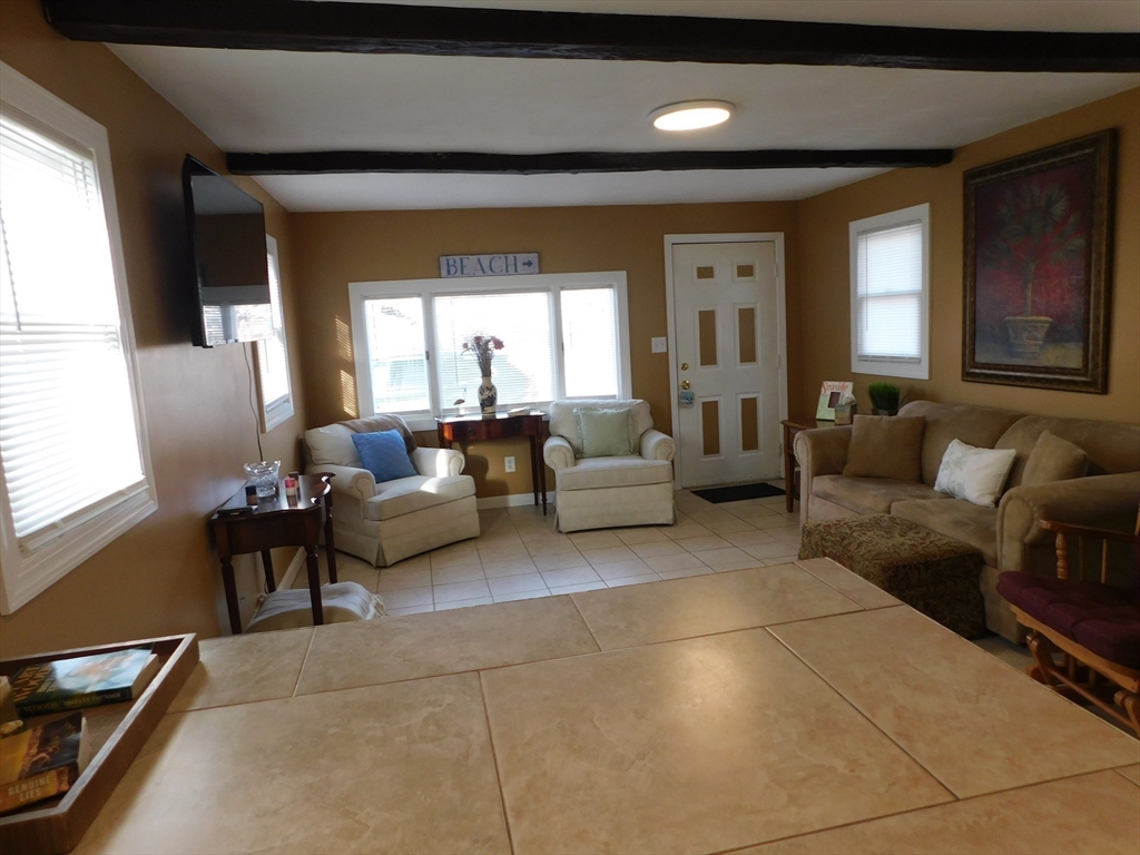 16 Thirteenth St, Wareham