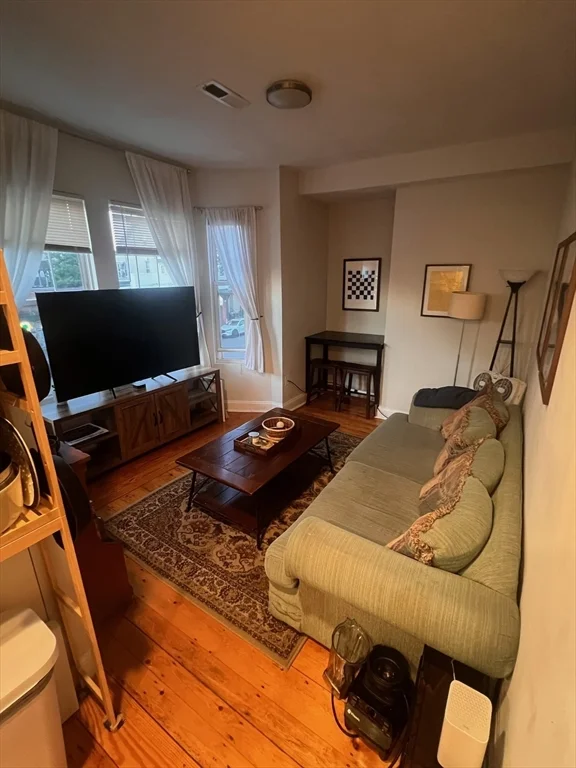 663 East Broadway, South Boston