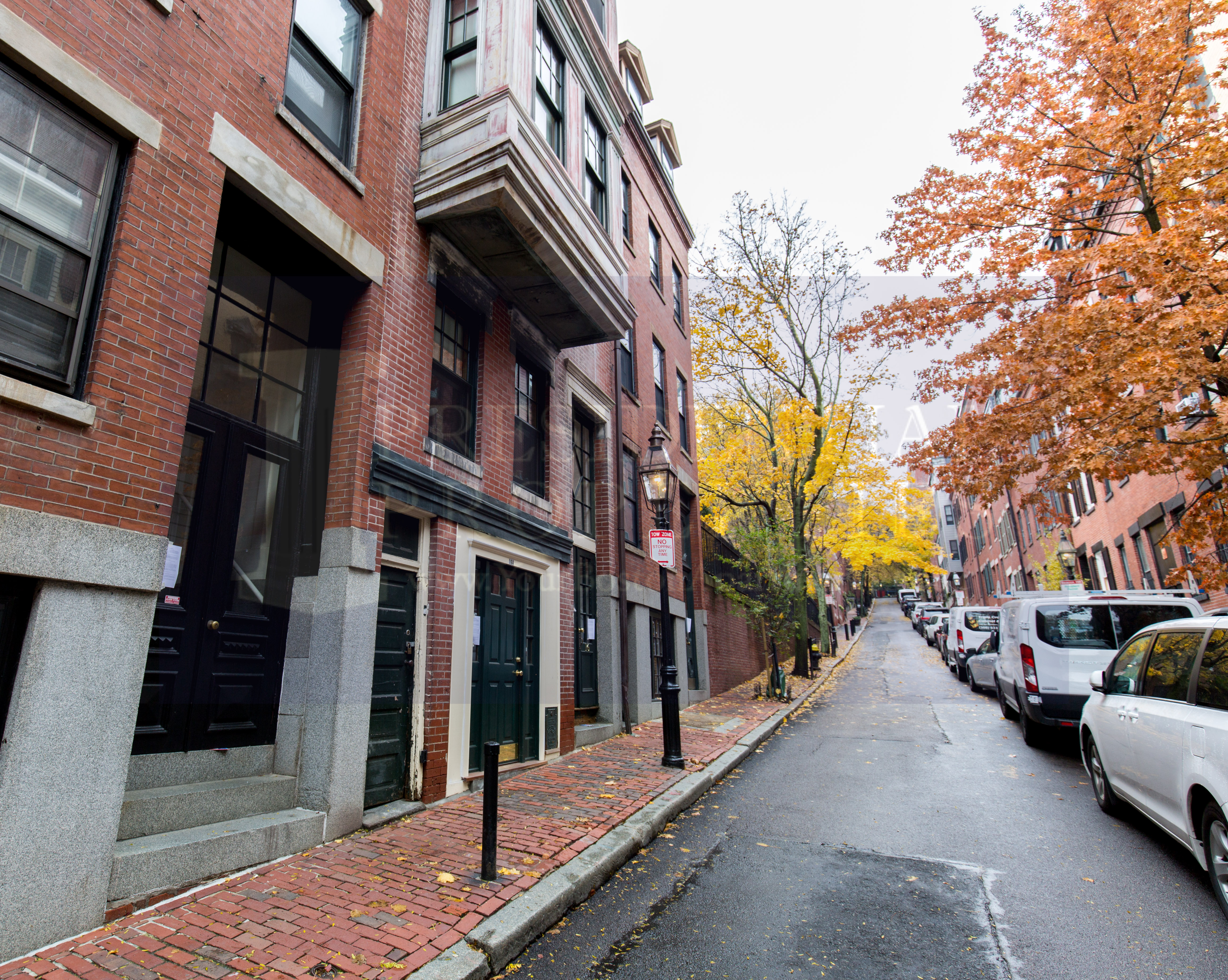 3 bed, 2 bath apartment for rent at 16 South Russell St Unit 2, Beacon Hill — photo 1 of 14