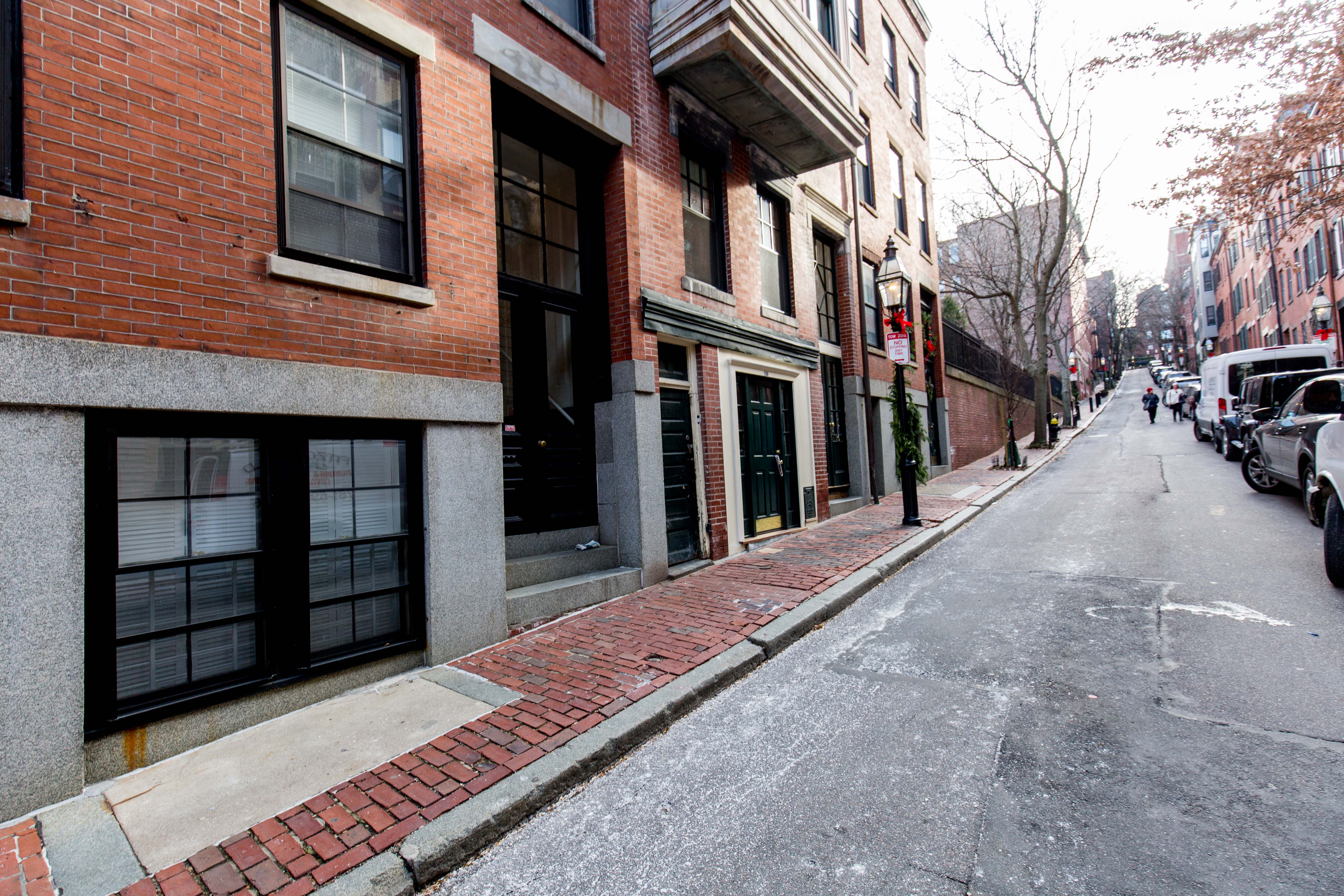 3 bed, 2 bath apartment for rent at 16 South Russell St Unit 2, Beacon Hill — photo 13 of 14