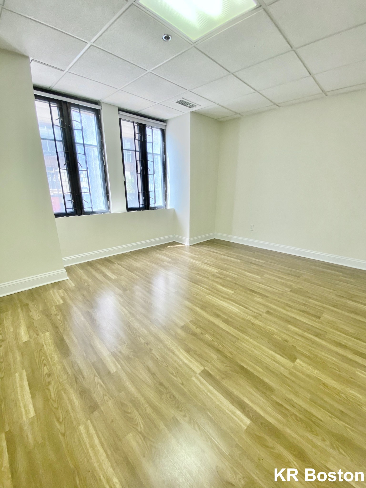 1 bed, 1 bath apartment for rent at 62 Boylston St, Unit L08, Back Bay — photo 1 of 3