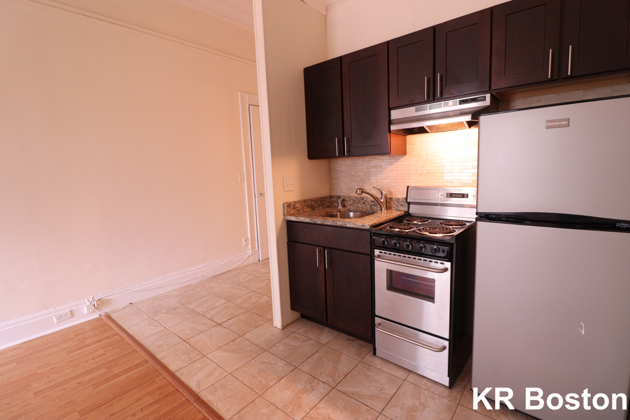 Studio bed, 1 bath apartment for rent at 62 Boylston St Unit 915, Back Bay — photo 1 of 5