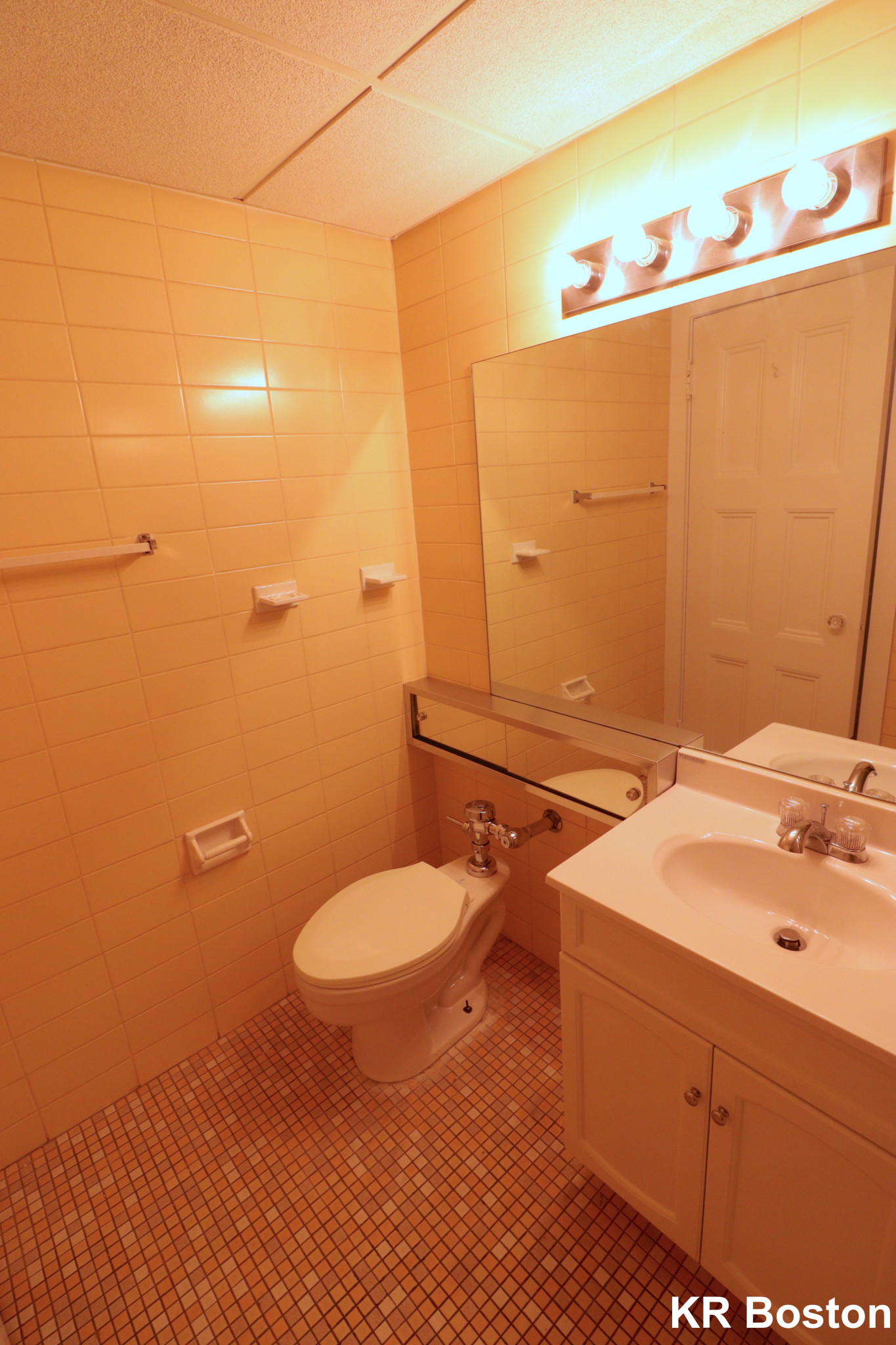 Studio bed, 1 bath apartment for rent at 62 Boylston St Unit 915, Back Bay — photo 5 of 5