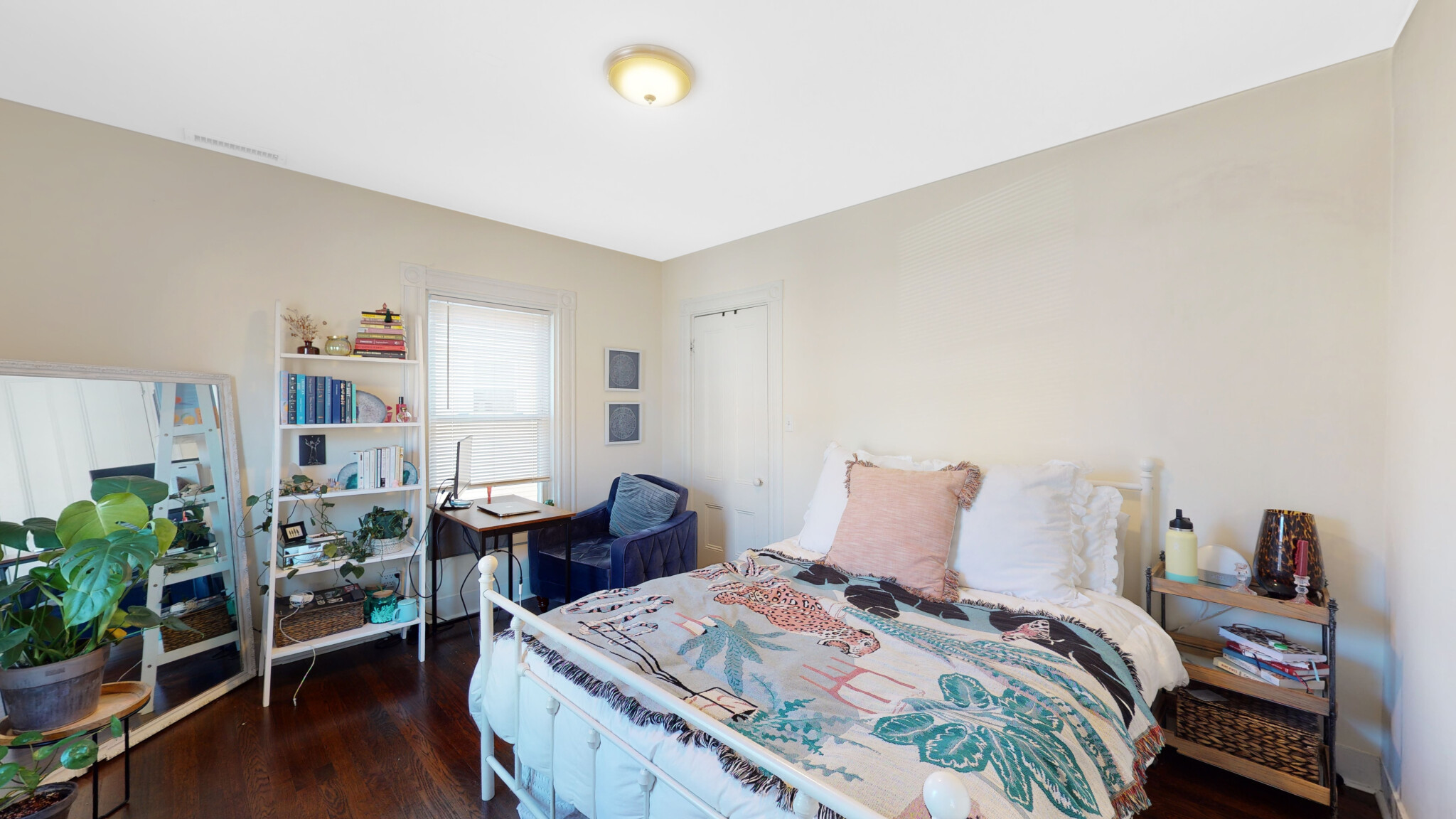 5 bed, 2.5 bath apartment for rent at 62 Saunders St Unit 0,, Allston — photo 2 of 4