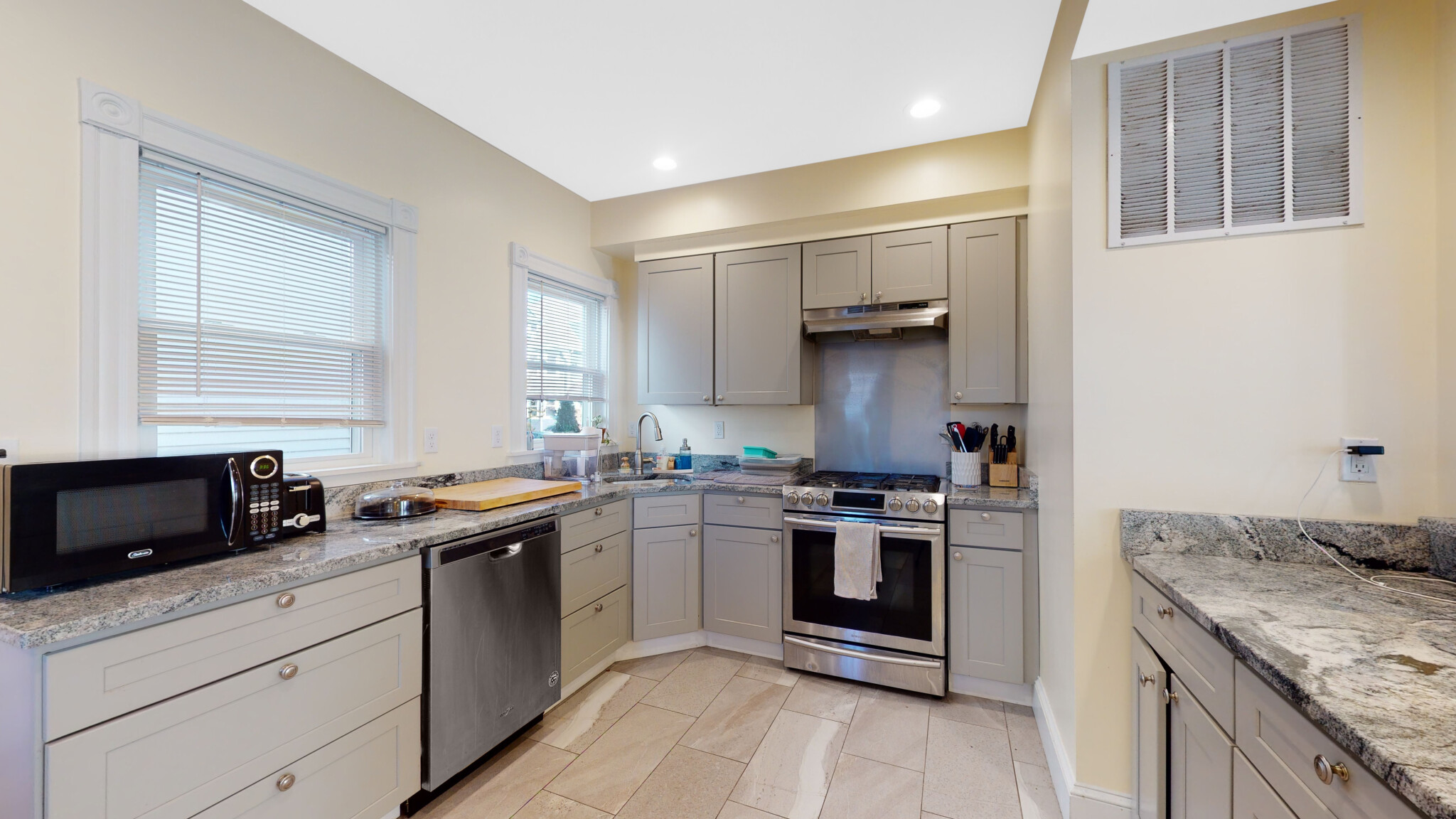 5 bed, 2.5 bath apartment for rent at 62 Saunders St, Unit 0., Allston — photo 2 of 5