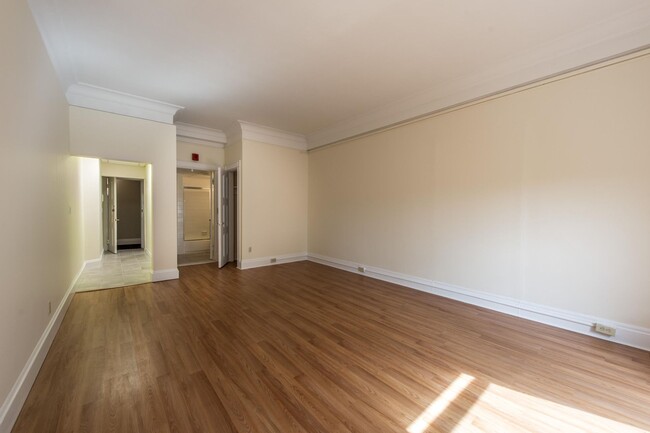 Studio bed, 1 bath apartment for rent at 62 Boylston St Unit 411, Boston Downtown — photo 2 of 5