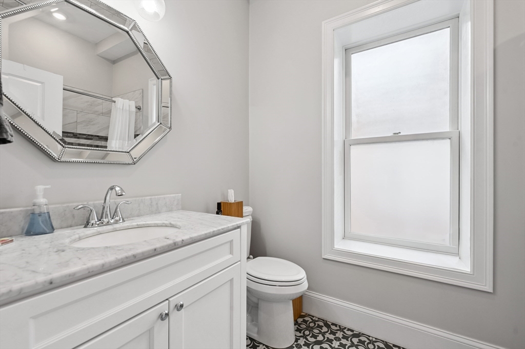 338 Meridian St, East Boston