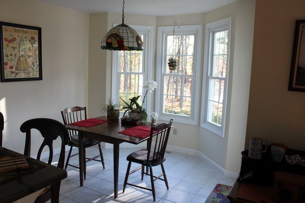 7 Deer Run Dr, Shrewsbury