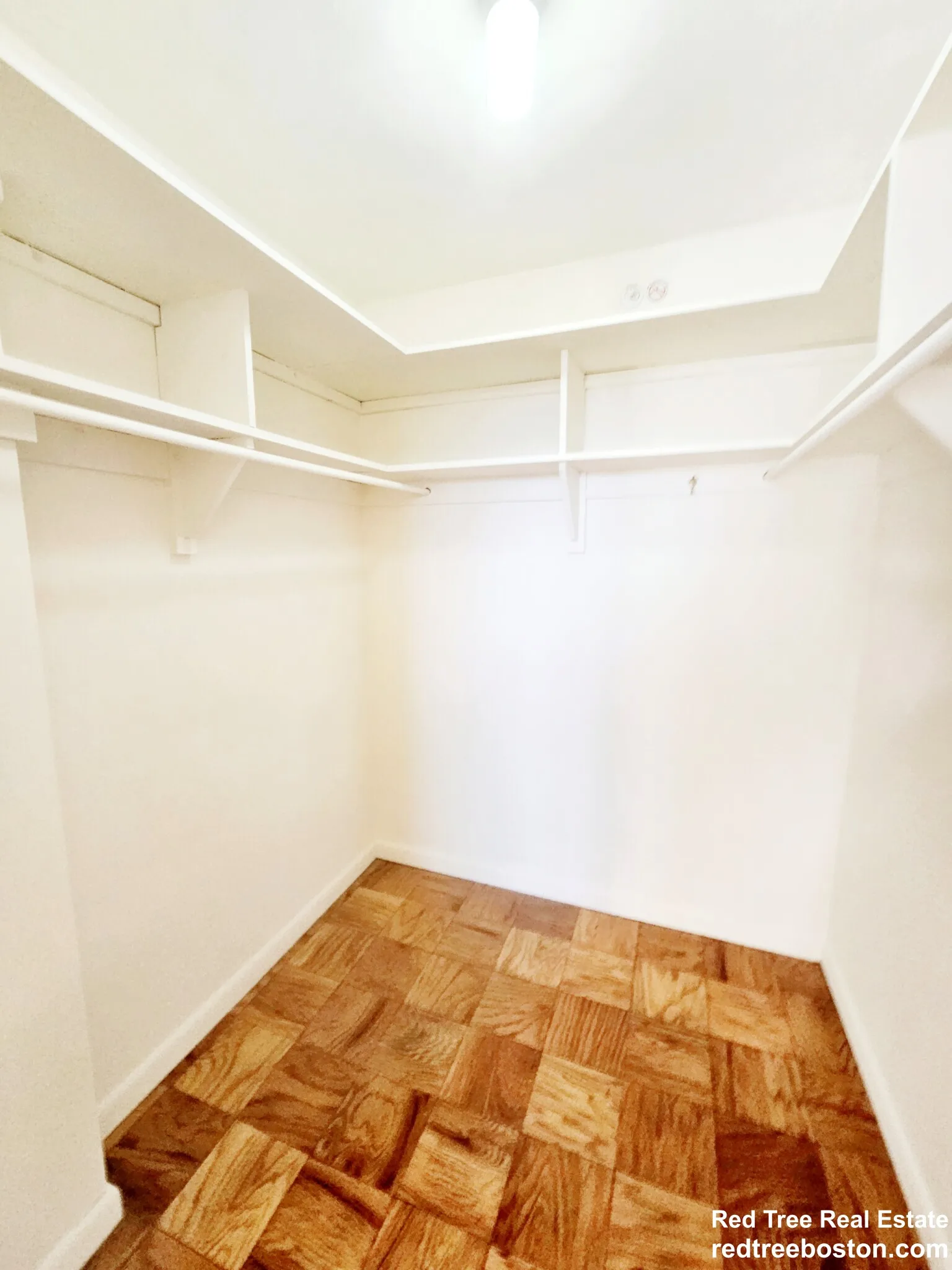 101 Monmouth St, Longwood