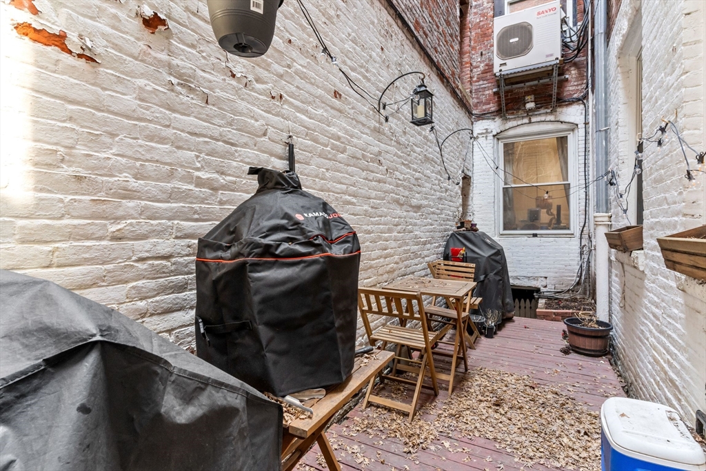 39 Grove St, Beacon Hill