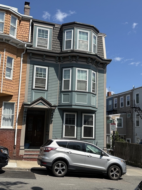 160 1/2 H St, South Boston