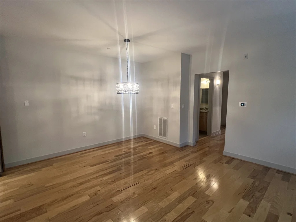 150 Adams St, Newton