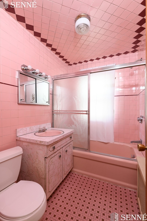 88 Ten Hills Rd, Somerville