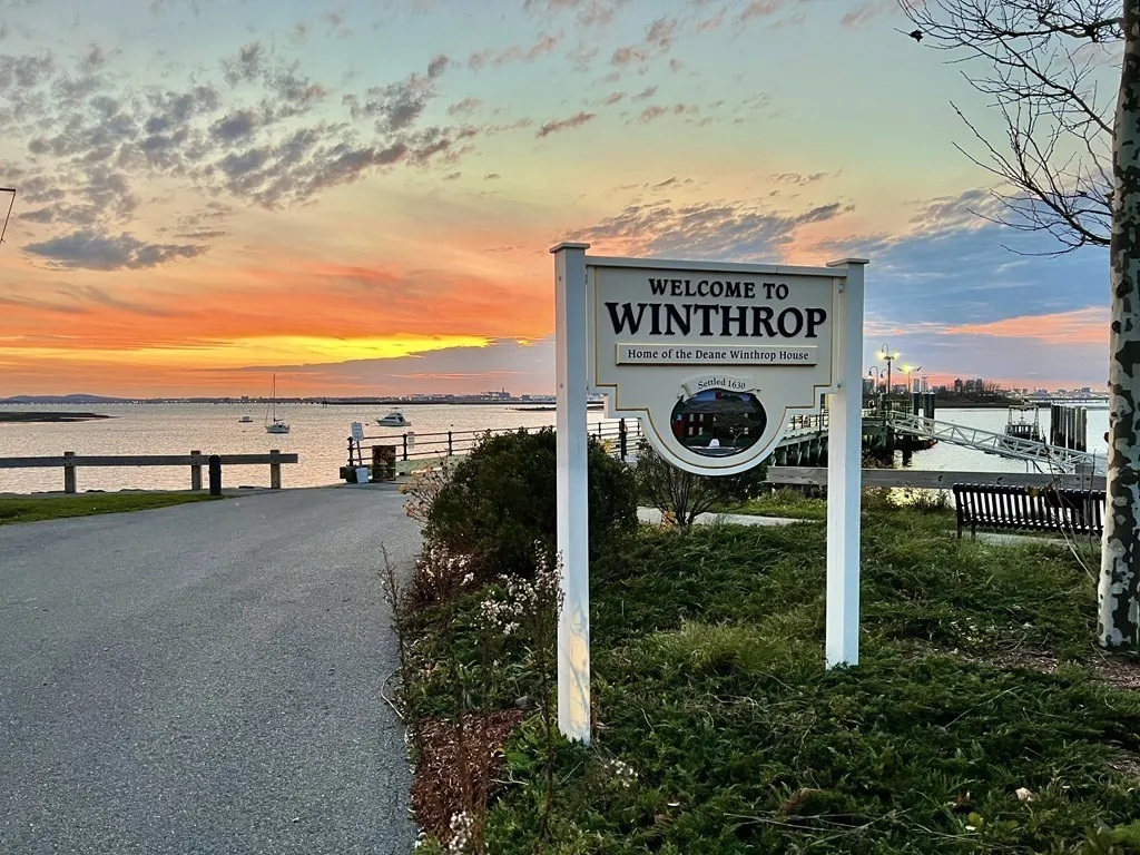 139 Bayview Ave, Winthrop