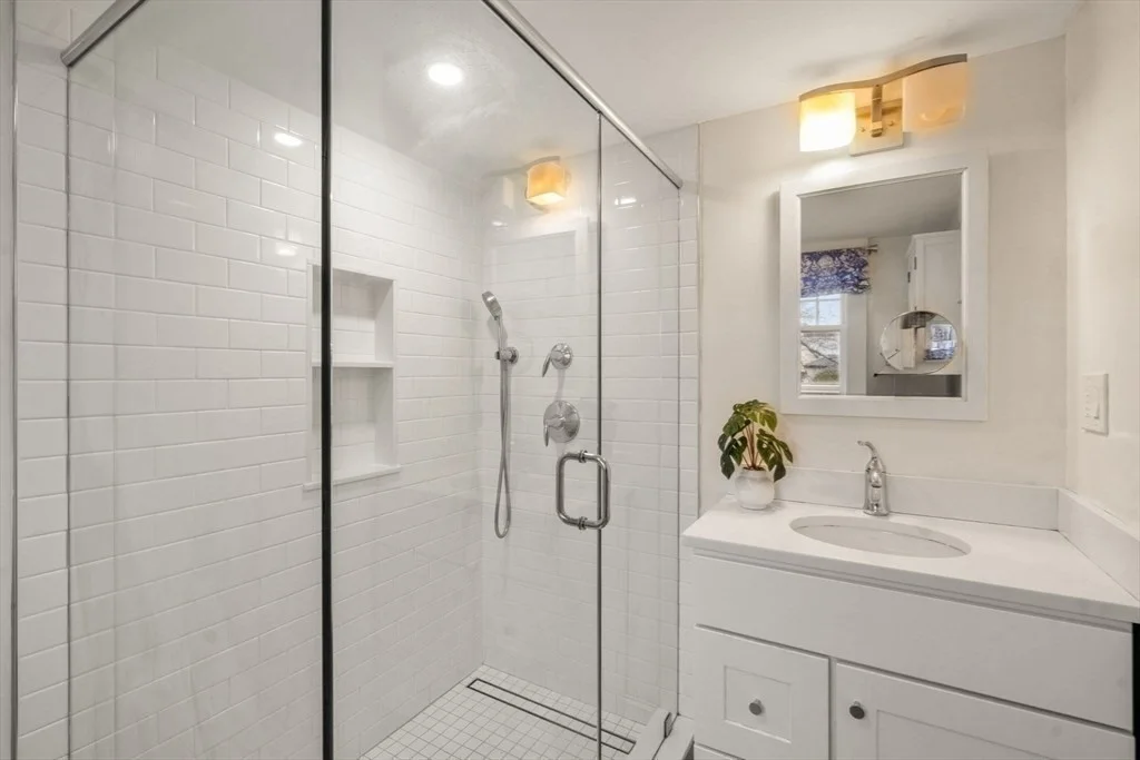 12 Leighton Rd, Wellesley