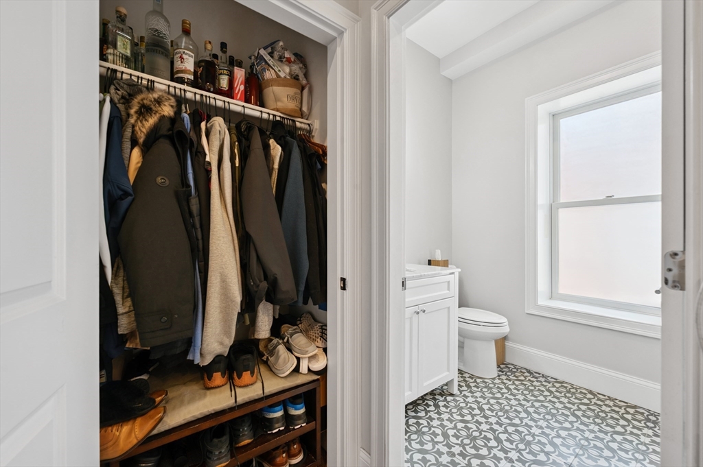 338 Meridian St, East Boston