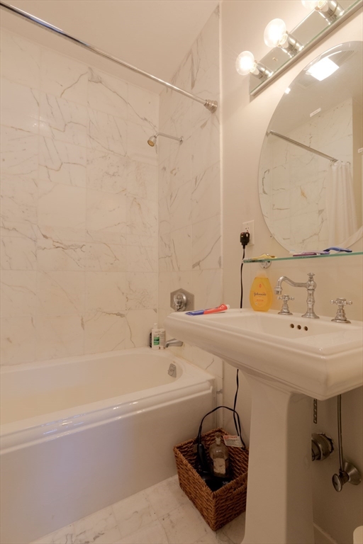 398 Marlborough St, Back Bay