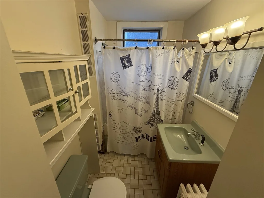 33 Sweetser Ter, Wyoma