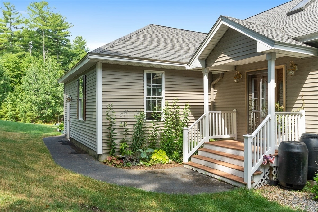 7 Charles Pl, Pepperell