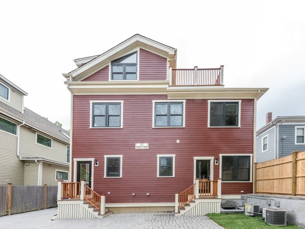 47 Wallace St, Tufts