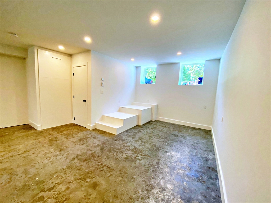 406 Sumner St, East Boston