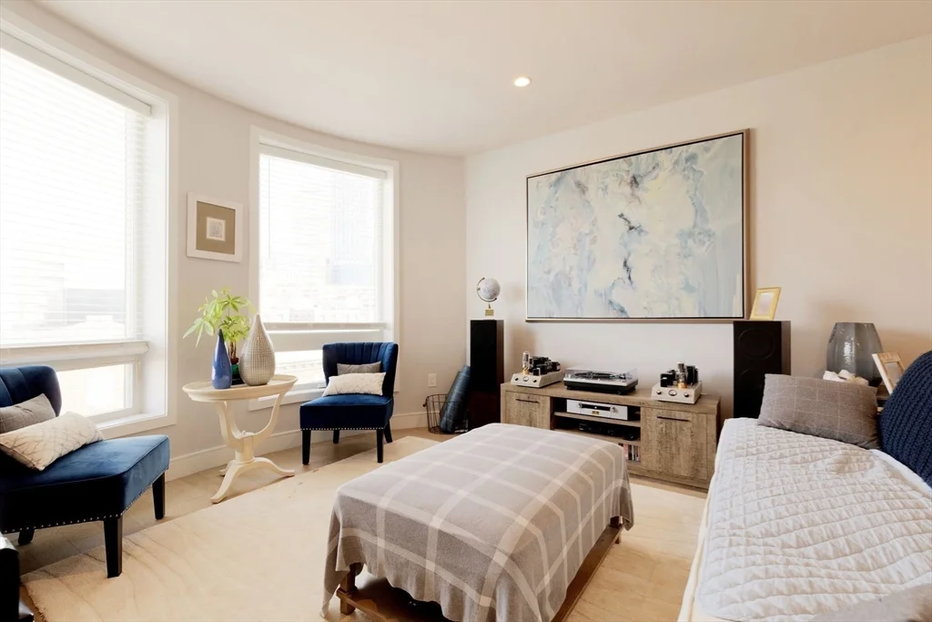 50 Symphony Rd, Fenway