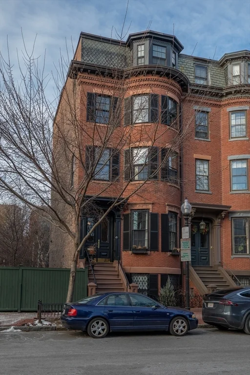 83 Montgomery, South End