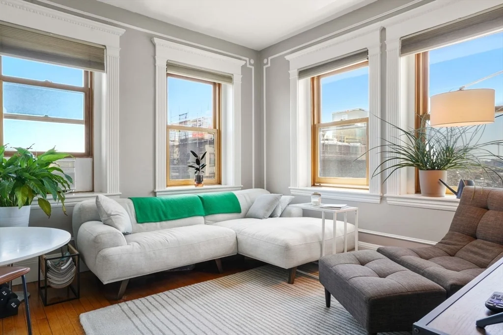 8 Garrison St, Back Bay