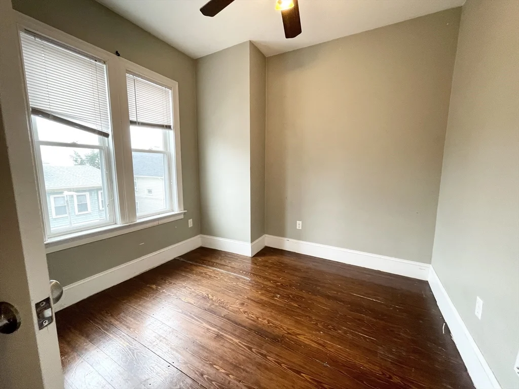 178 Hillside St, Mission Hill