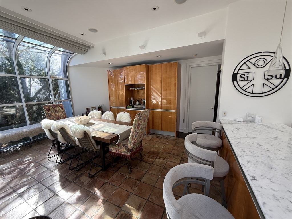 132 Yarmouth Rd, Brookline