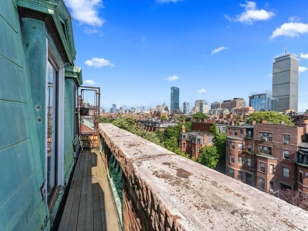 458 Beacon St, Back Bay