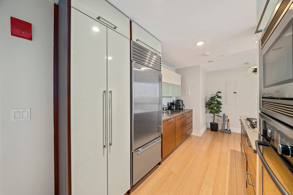 45 Province St, Midtown