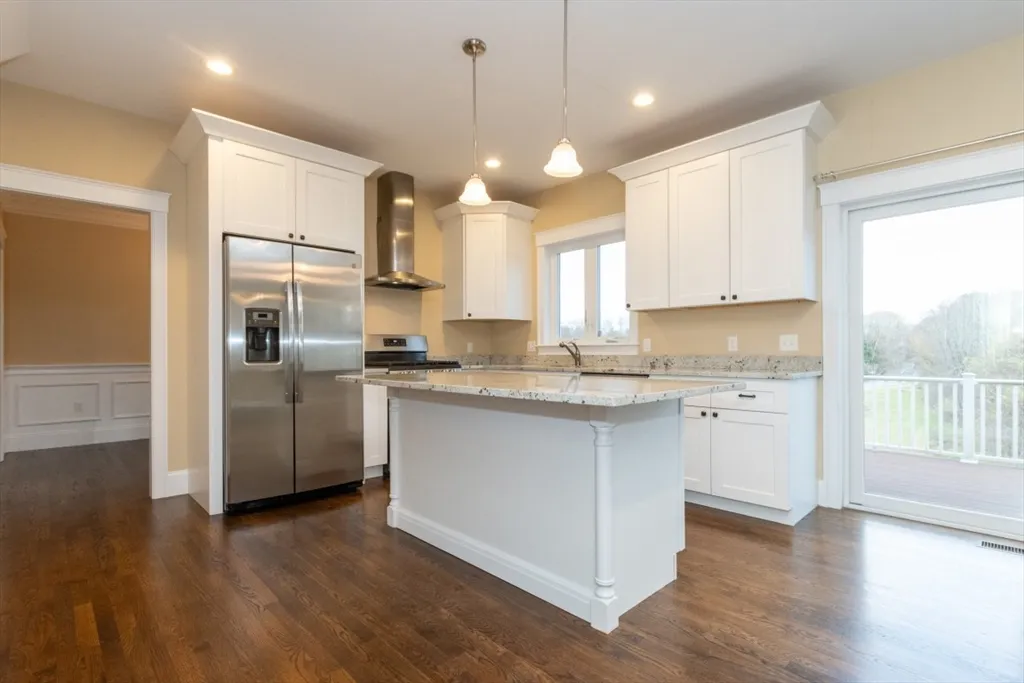 15 Hialeah Ln, Framingham