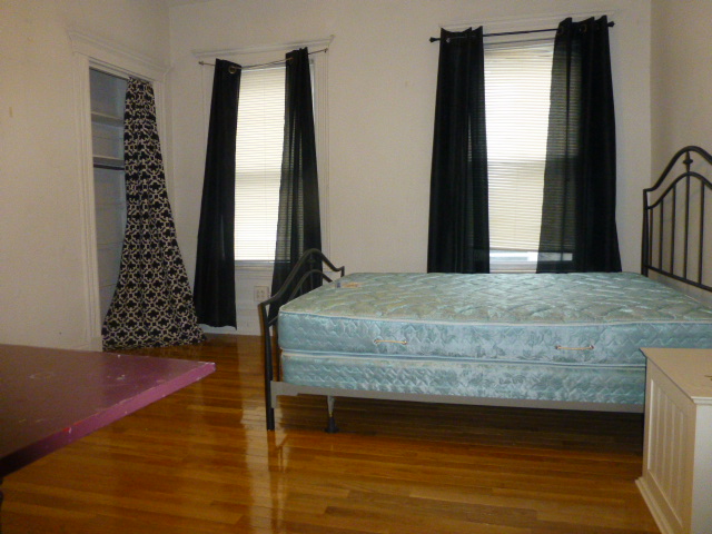 3 bed, 1.5 bath apartment for rent at 1135 Commonwealth Ave Unit K, Allston — photo 4 of 4