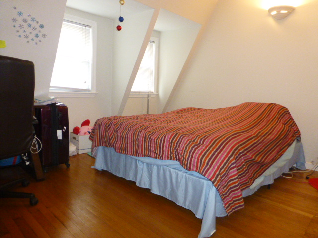 3 bed, 1.5 bath apartment for rent at 1135 Commonwealth Ave Unit K, Allston — photo 3 of 4