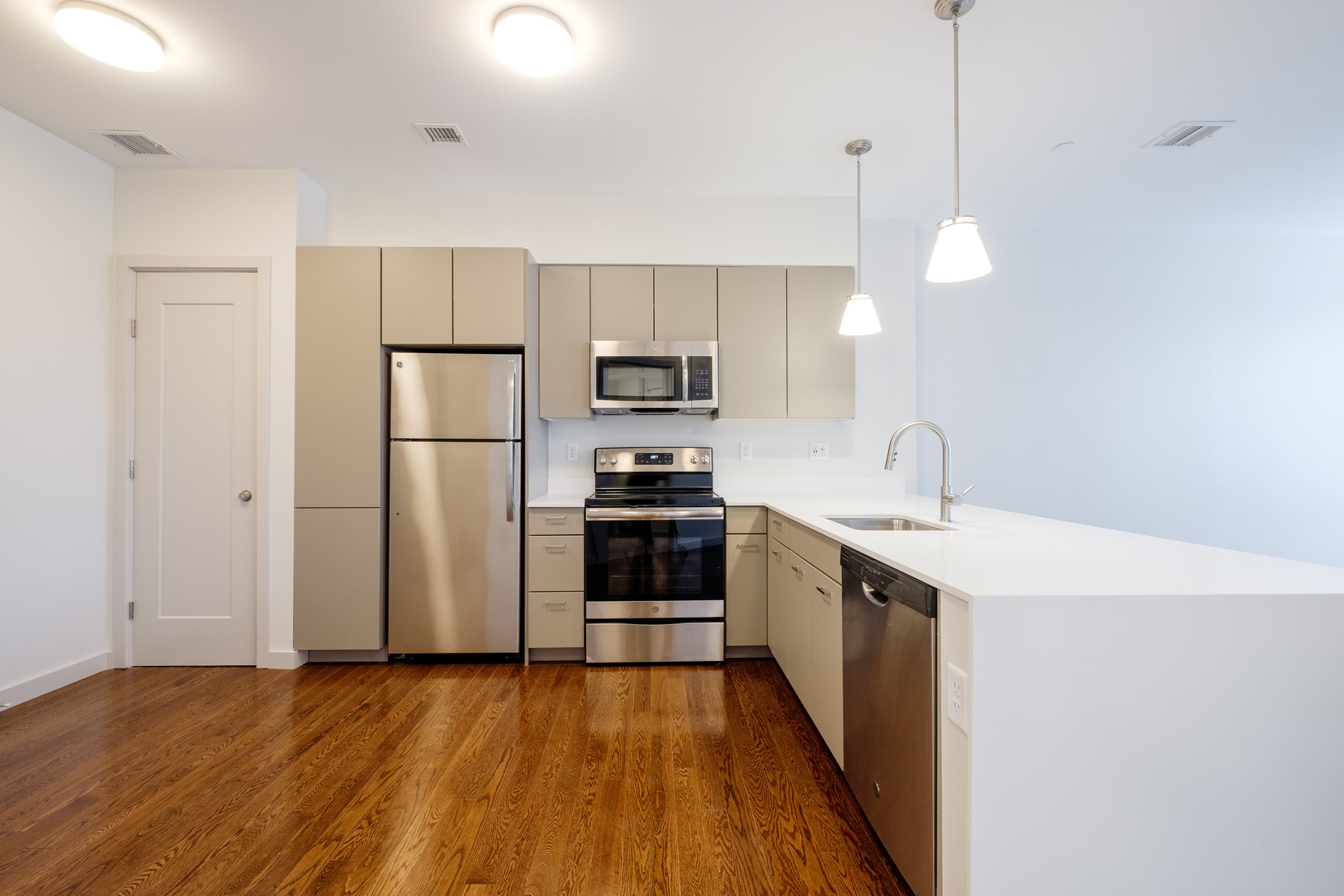 455 Harvard St, North Brookline