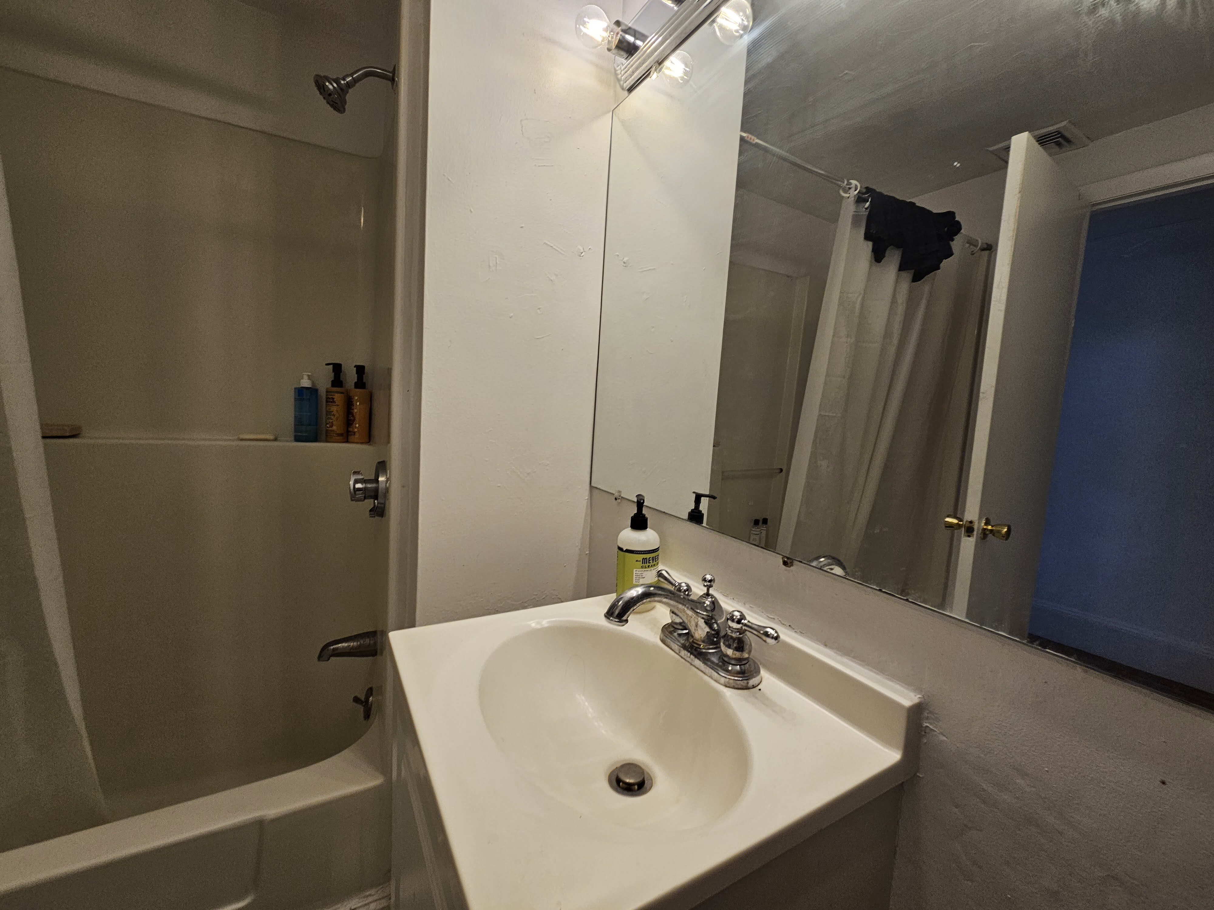 878 Huntington Ave, Mission Hill