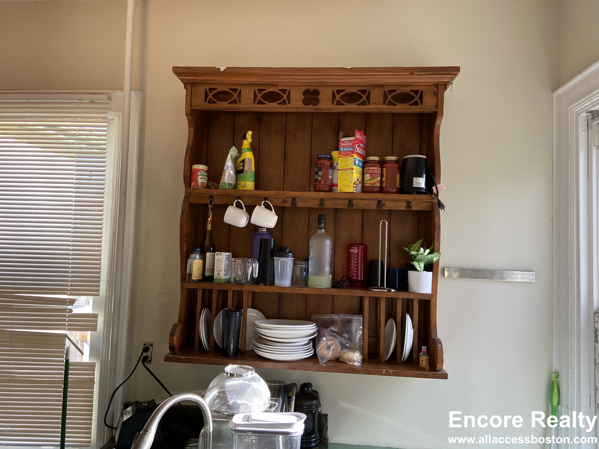 75 Alleghany St, Mission Hill