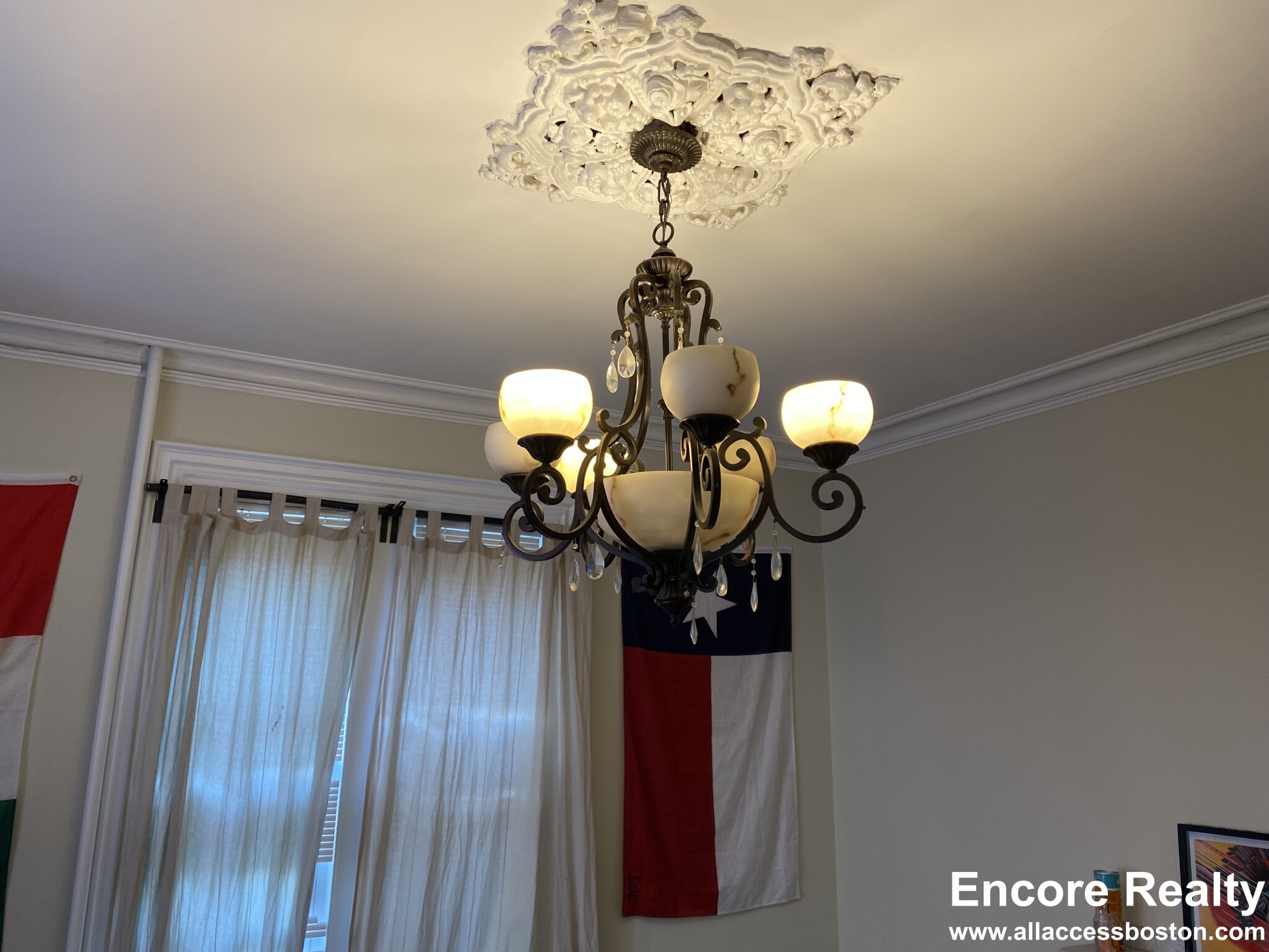 75 Alleghany St, Mission Hill