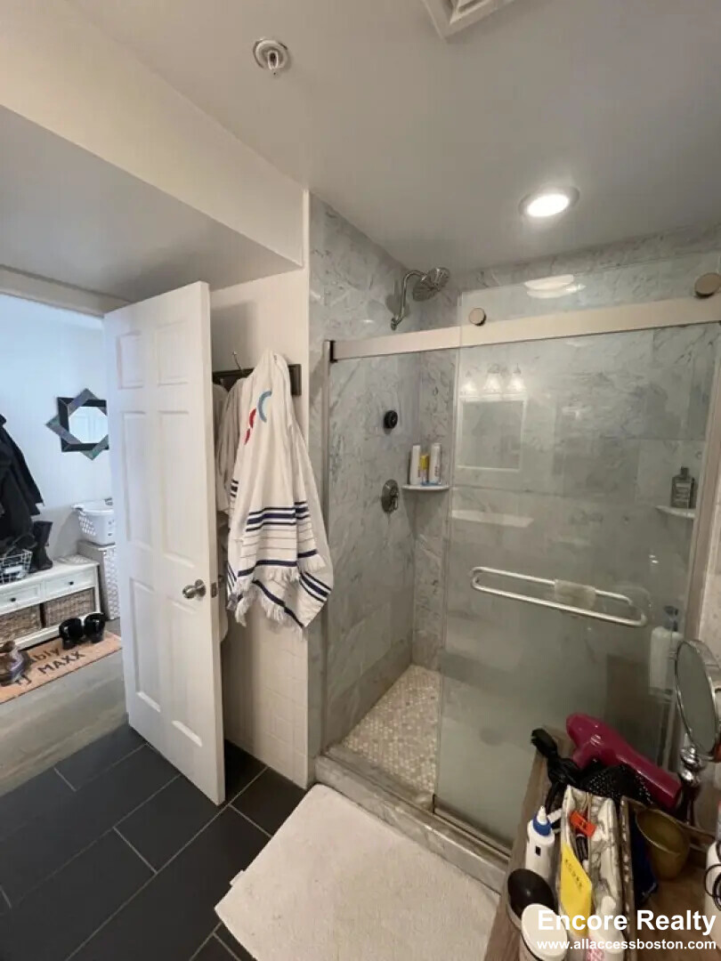 1404 Beacon St, Corey Hill