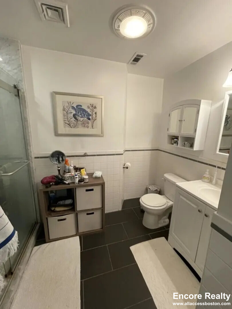 1404 Beacon St, Corey Hill