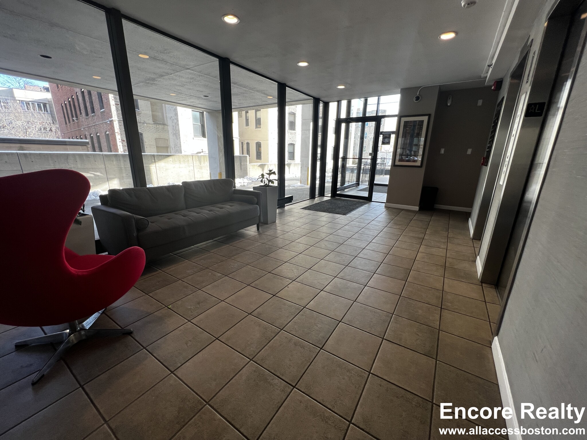 929 Massachusetts Ave, Mid-Cambridge