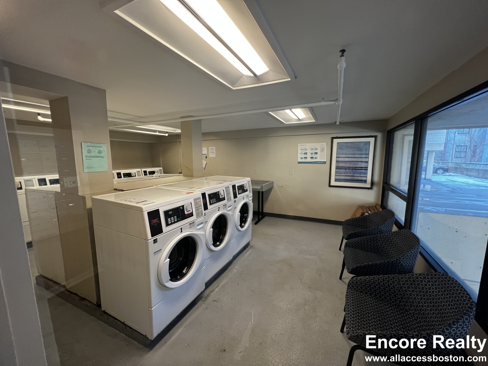 929 Massachusetts Ave, Mid-Cambridge