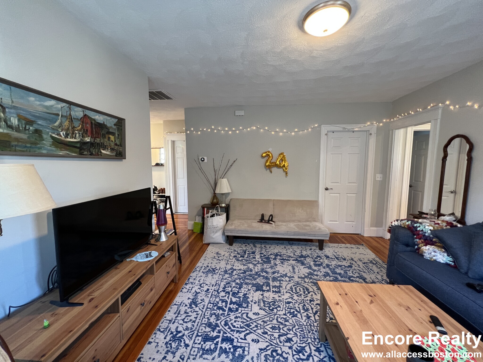 305 Highland Ave, Powder House Square