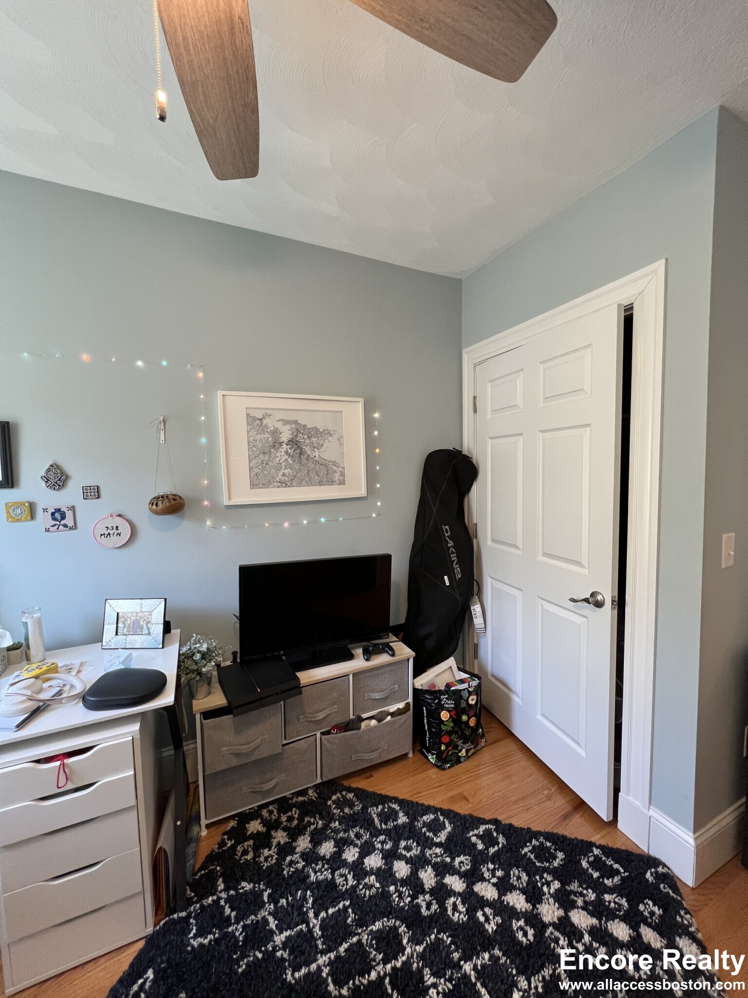 305 Highland Ave, Powder House Square