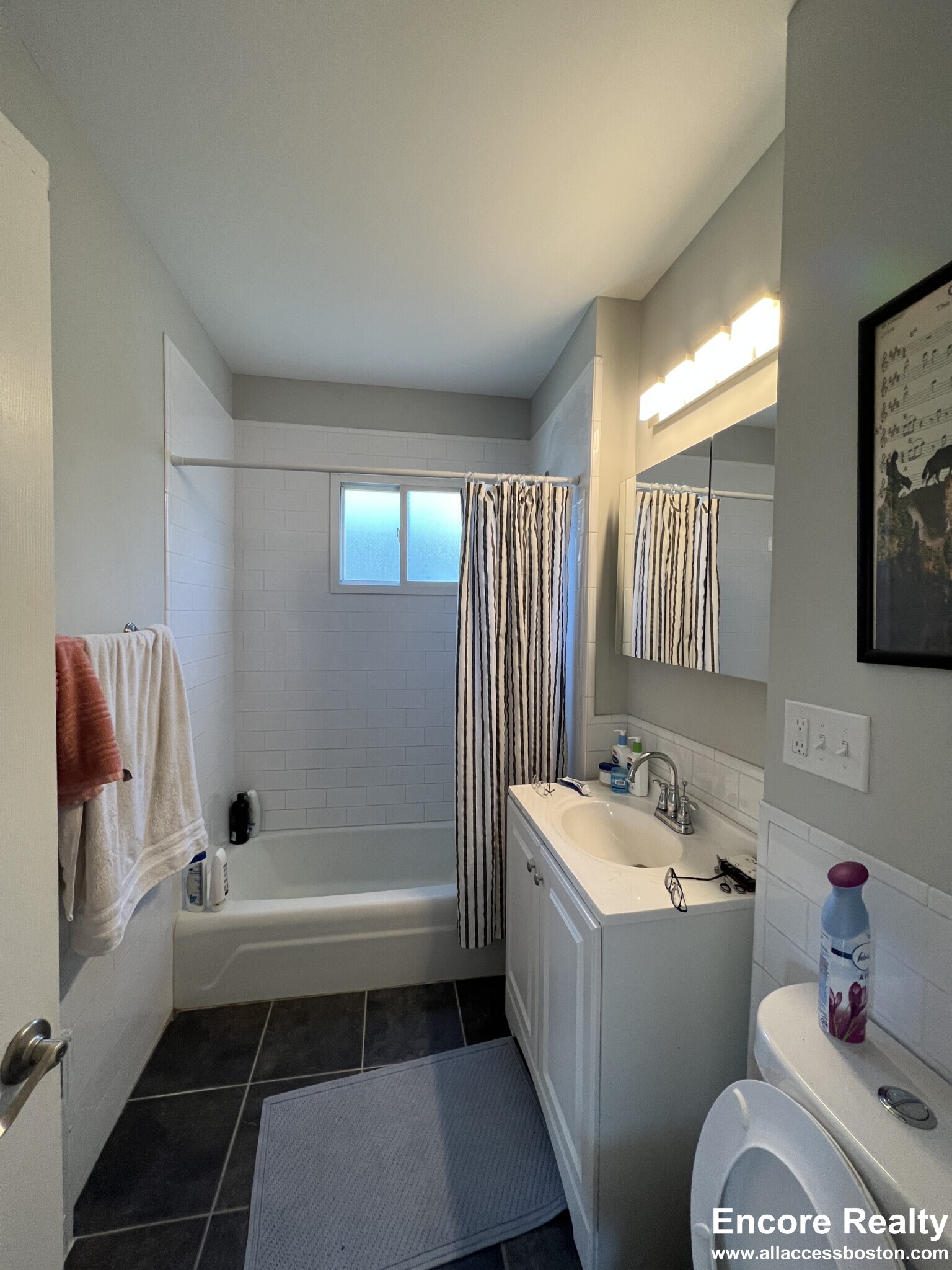 305 Highland Ave, Powder House Square