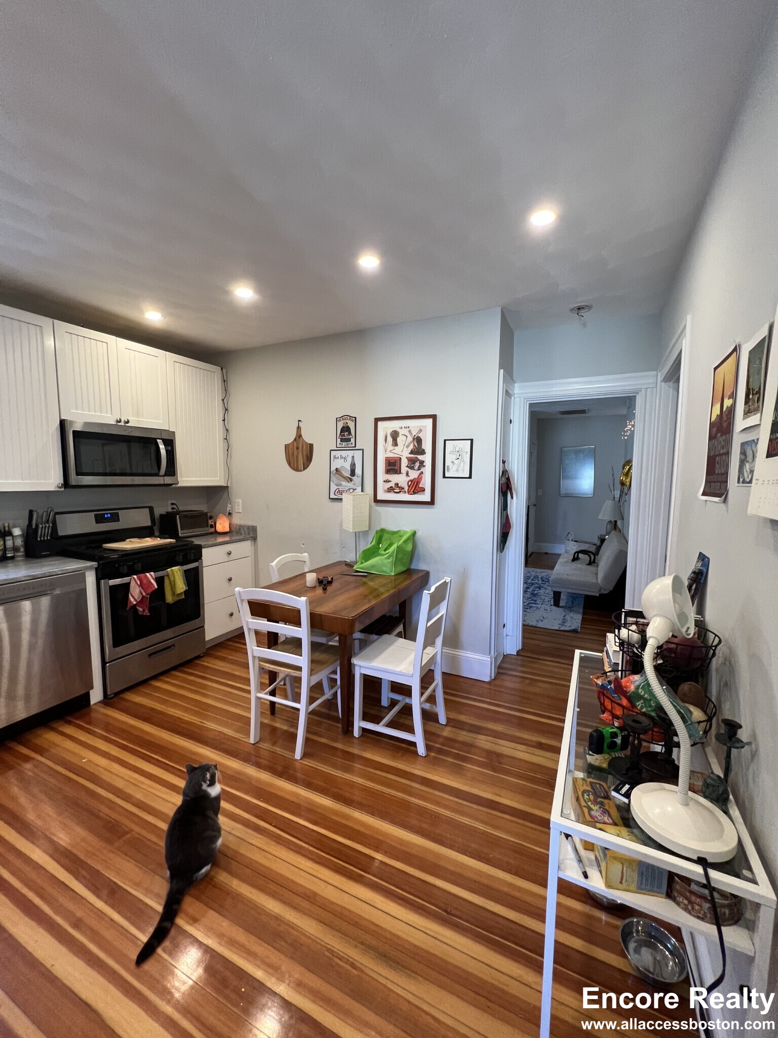 305 Highland Ave, Powder House Square