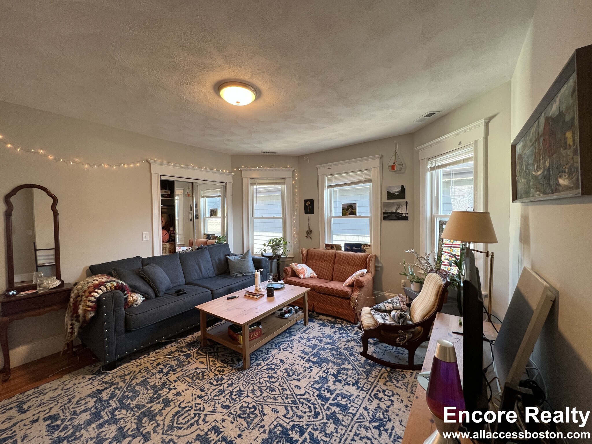 305 Highland Ave, Powder House Square