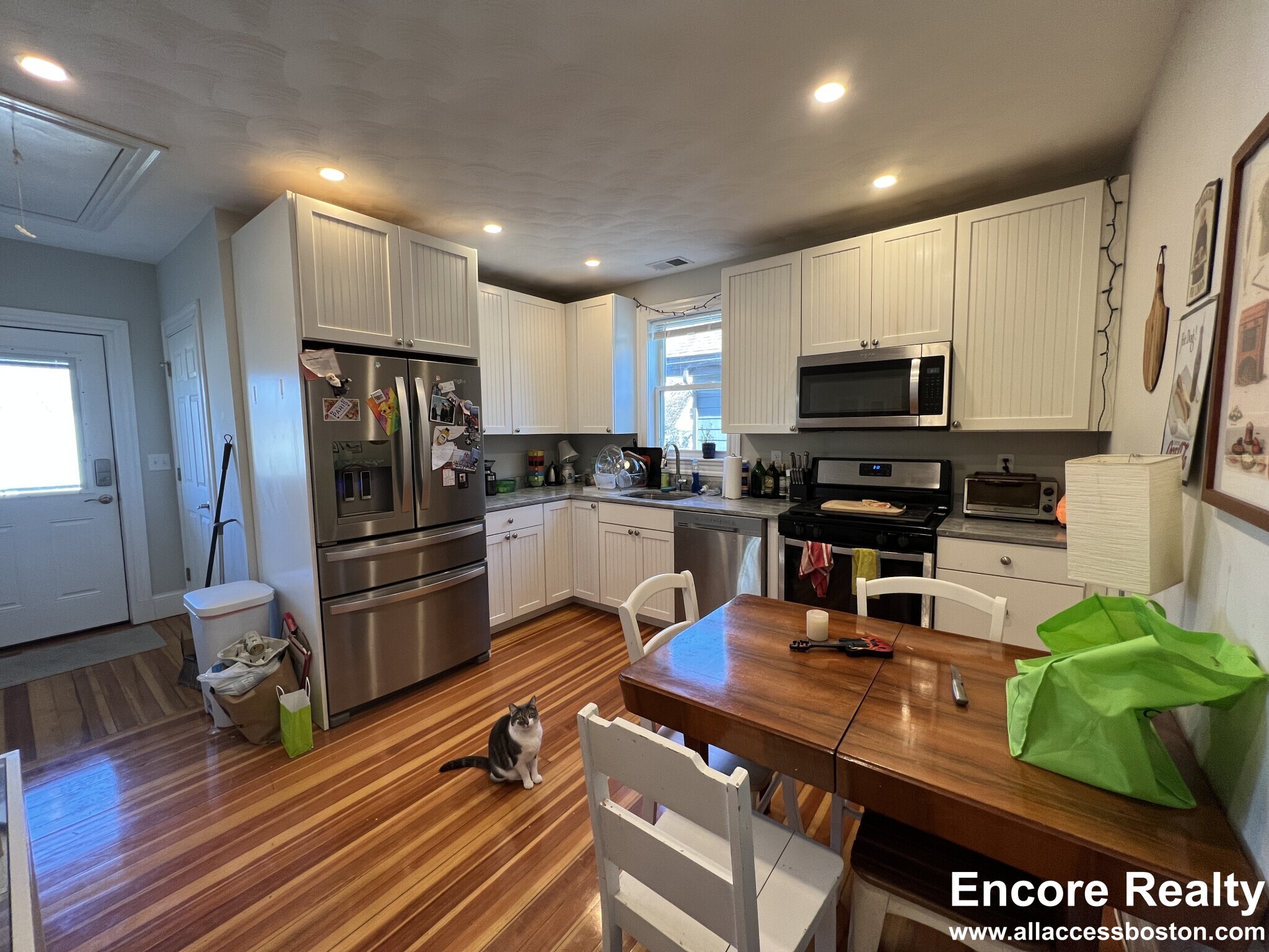 305 Highland Ave, Powder House Square